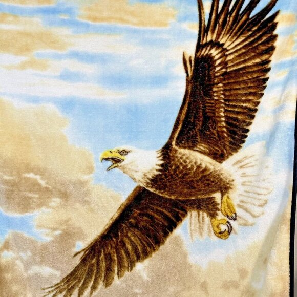 Vintage Giordano Bald Eagle Fleece Throw – Cottagecore Cozy, Rustic Americana - Picture 2 of 5